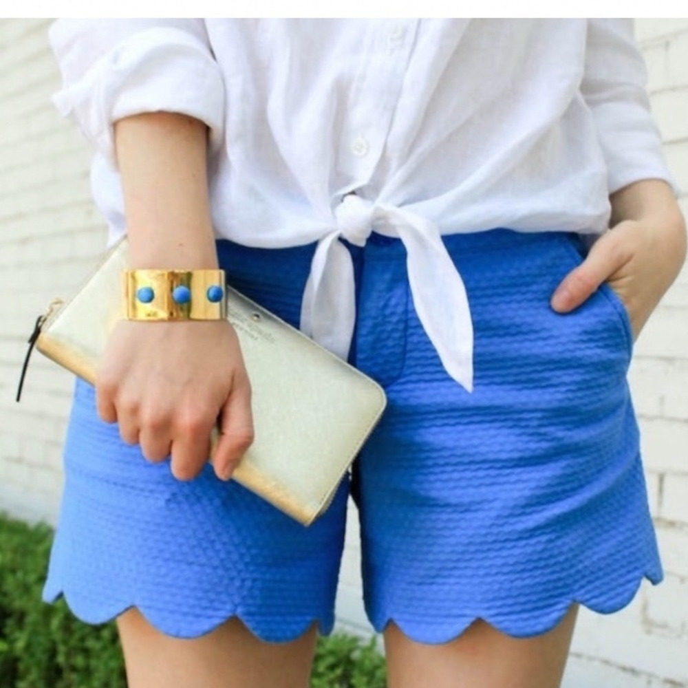 Lilly Pulitzer Callahan Scalloped Shorts Blue Seersucker Cotton Blend Size 8
